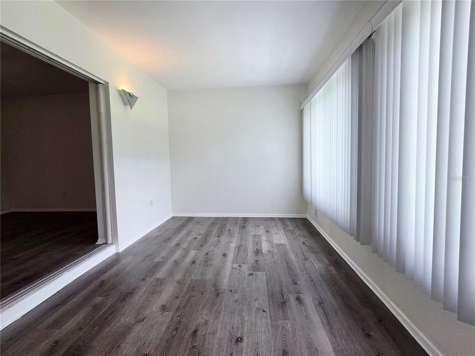 For Sale: $94,900 (1 beds, 1 baths, 825 Square Feet)