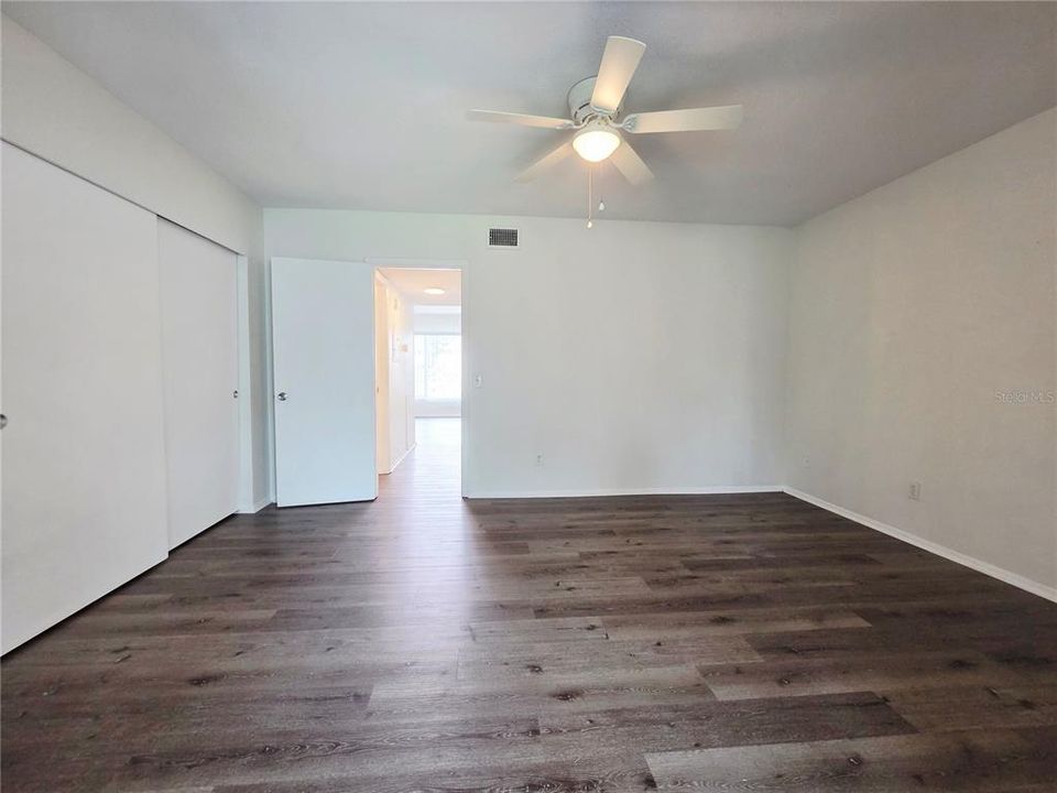 For Sale: $94,900 (1 beds, 1 baths, 825 Square Feet)