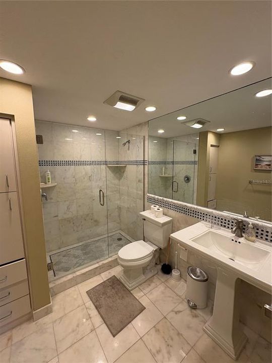 For Rent: $6,500 (4 beds, 3 baths, 3167 Square Feet)