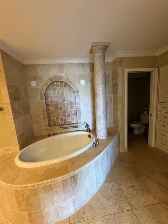 For Rent: $6,500 (4 beds, 3 baths, 3167 Square Feet)