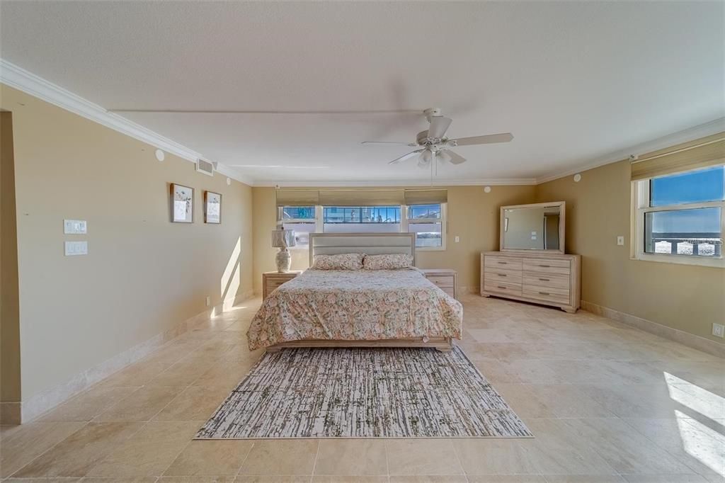 For Rent: $6,500 (4 beds, 3 baths, 3167 Square Feet)