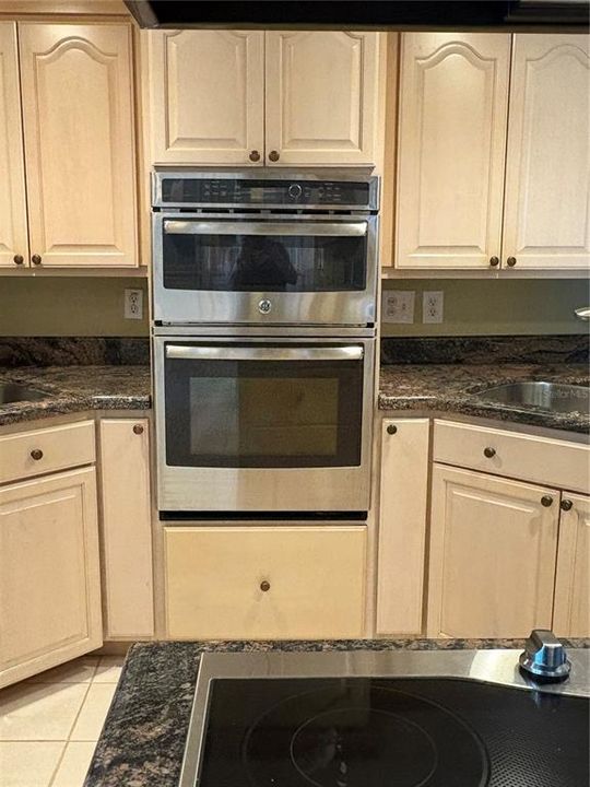 For Rent: $6,500 (4 beds, 3 baths, 3167 Square Feet)
