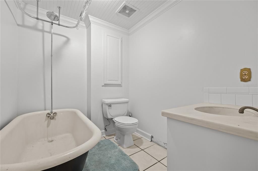 En Venta: $399,900 (4 camas, 3 baños, 2566 Pies cuadrados)