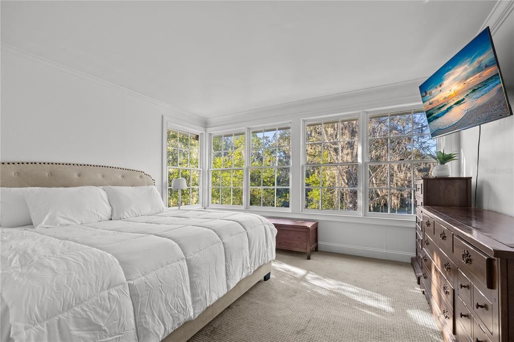 En Venta: $399,900 (4 camas, 3 baños, 2566 Pies cuadrados)