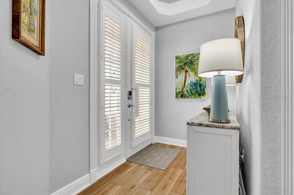 En Venta: $549,000 (3 camas, 2 baños, 2022 Pies cuadrados)