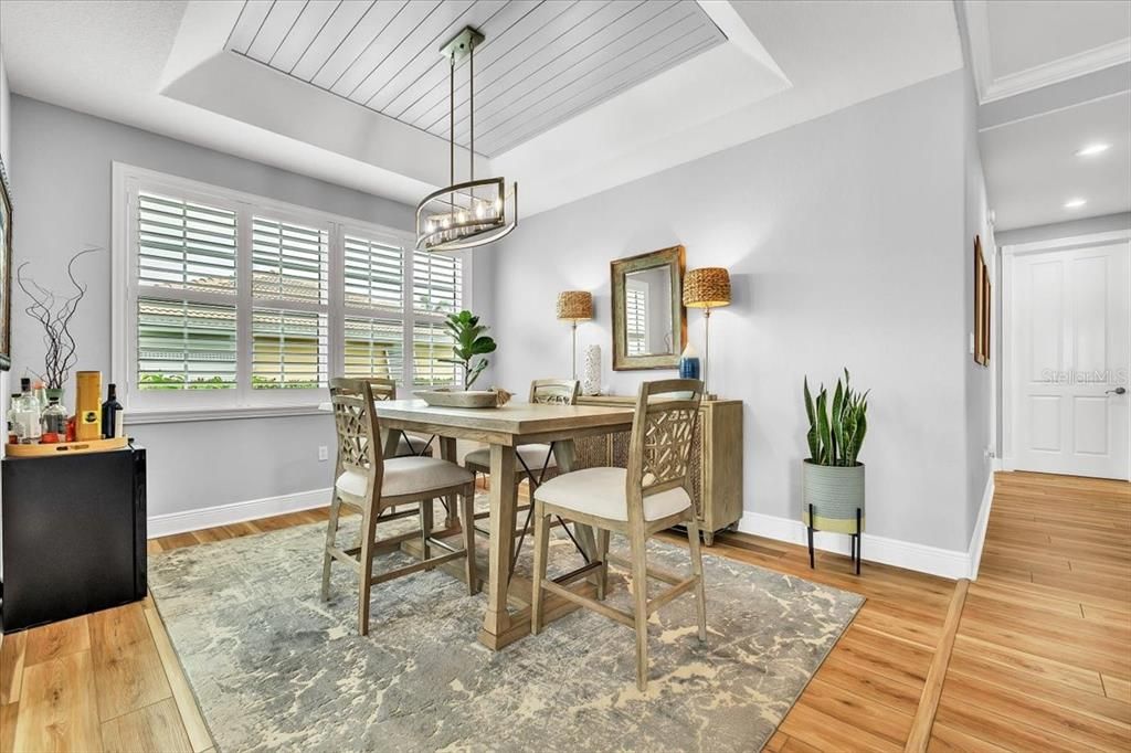 En Venta: $549,000 (3 camas, 2 baños, 2022 Pies cuadrados)