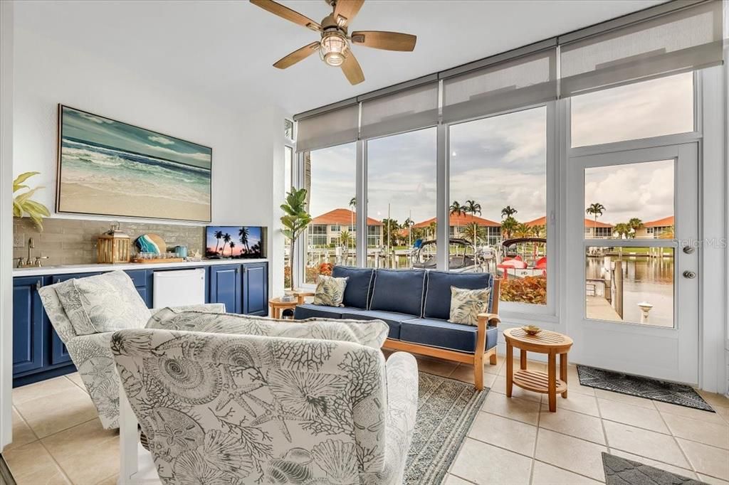 En Venta: $549,000 (3 camas, 2 baños, 2022 Pies cuadrados)