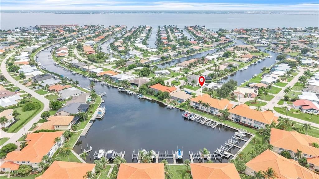 En Venta: $549,000 (3 camas, 2 baños, 2022 Pies cuadrados)