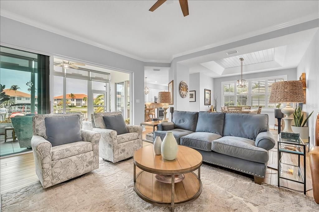 En Venta: $549,000 (3 camas, 2 baños, 2022 Pies cuadrados)