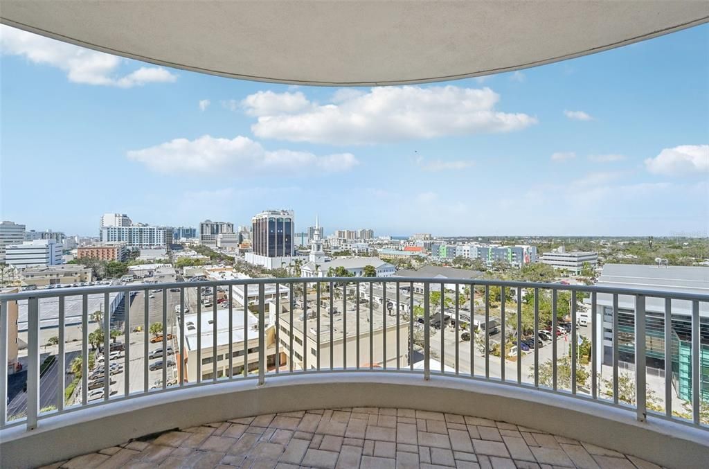 В аренду: $8,600 (3 спален, 2 ванн, 1808 Квадратных фут)