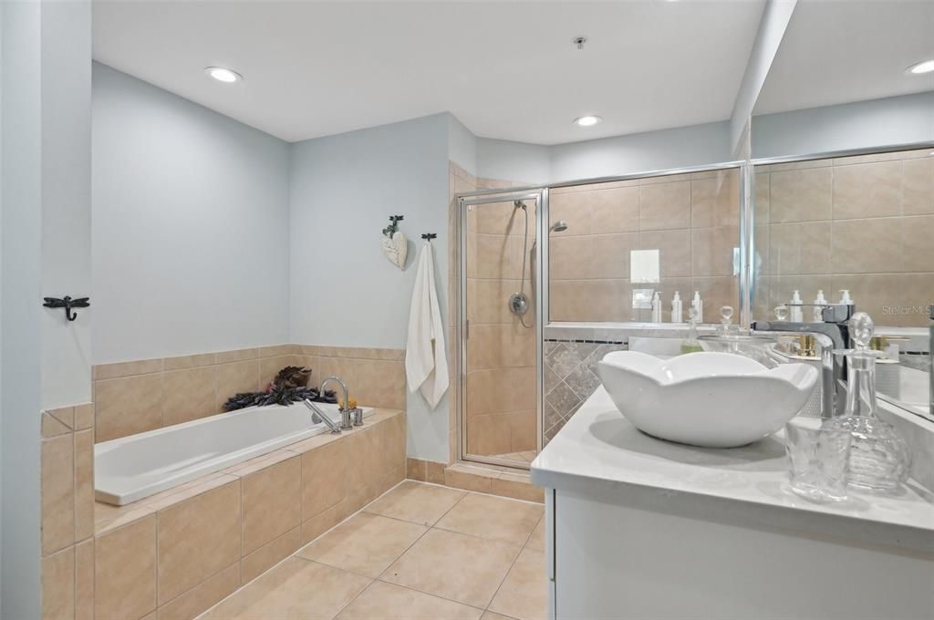 В аренду: $8,600 (3 спален, 2 ванн, 1808 Квадратных фут)