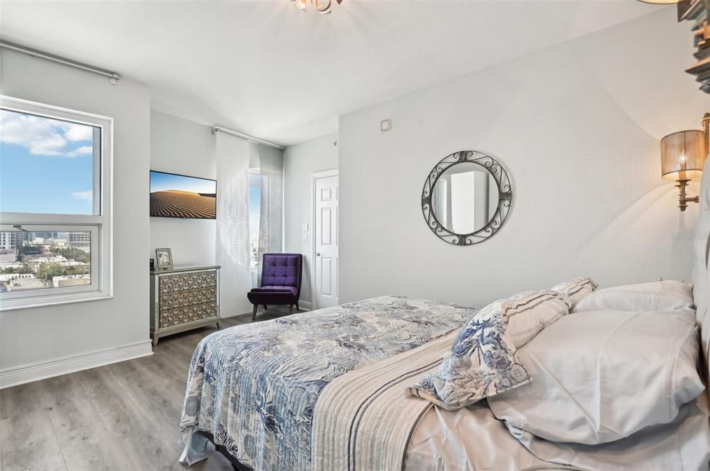 В аренду: $8,600 (3 спален, 2 ванн, 1808 Квадратных фут)