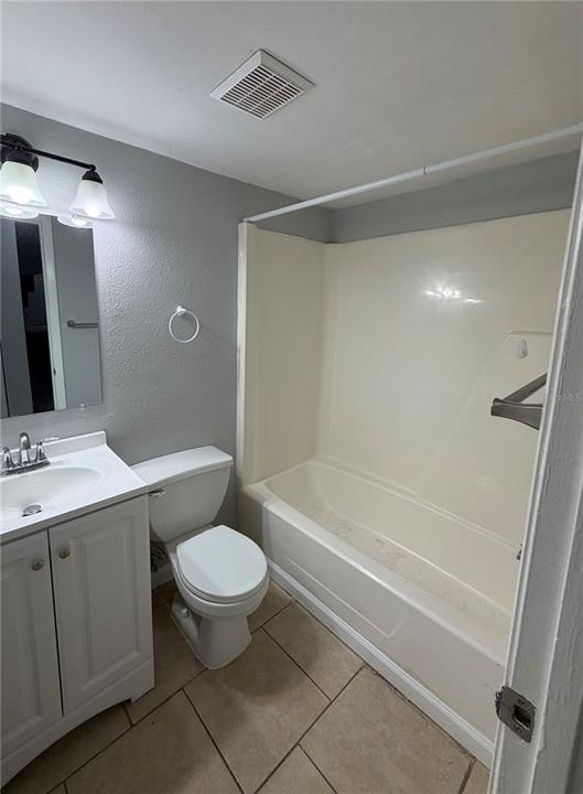 For Sale: $129,900 (2 beds, 2 baths, 918 Square Feet)