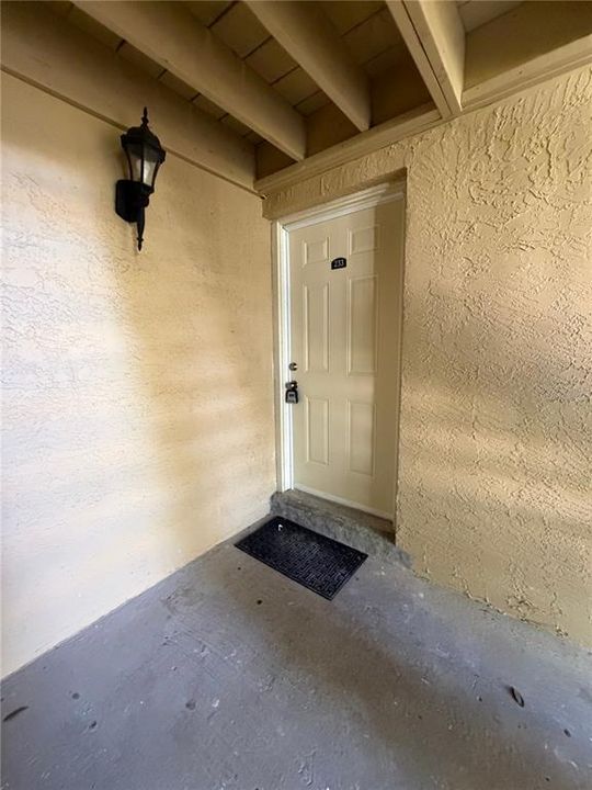 For Sale: $129,900 (2 beds, 2 baths, 918 Square Feet)