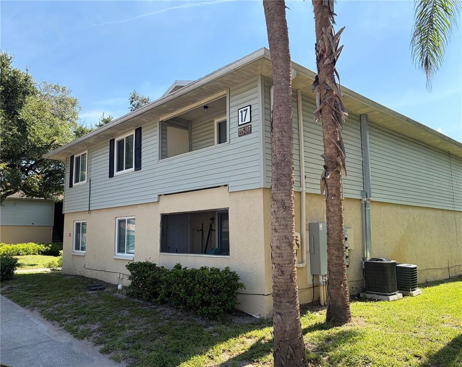For Sale: $129,900 (2 beds, 2 baths, 918 Square Feet)