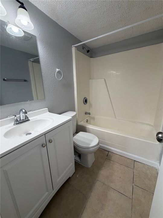 For Sale: $129,900 (2 beds, 2 baths, 918 Square Feet)