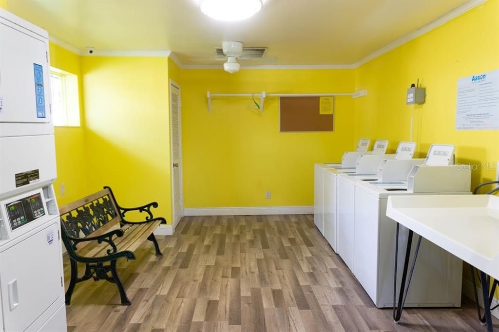 For Sale: $129,900 (2 beds, 2 baths, 918 Square Feet)