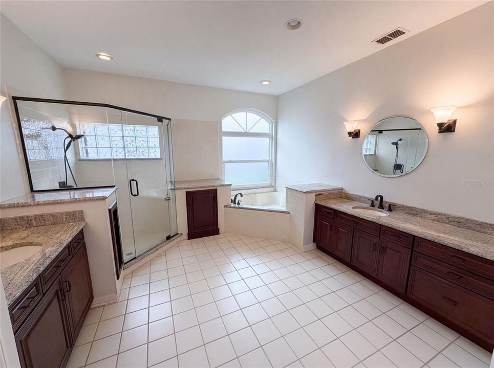 En Venta: $660,000 (5 camas, 3 baños, 3227 Pies cuadrados)