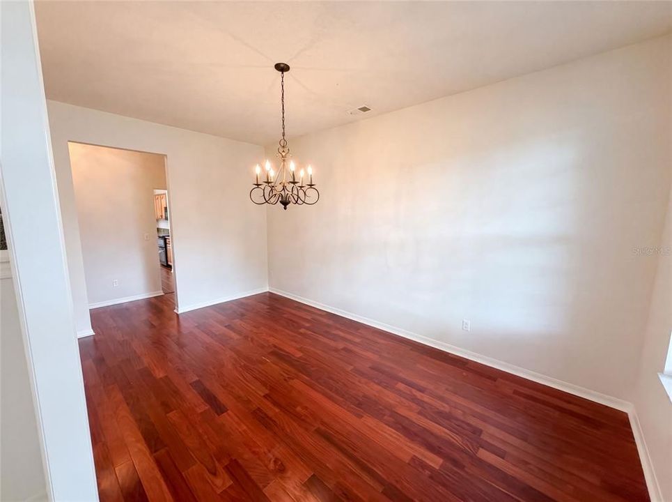 En Venta: $660,000 (5 camas, 3 baños, 3227 Pies cuadrados)