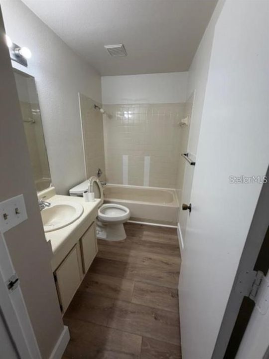В аренду: $1,595 (2 спален, 2 ванн, 1260 Квадратных фут)