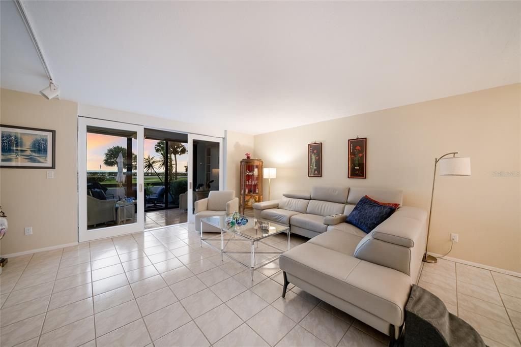 For Sale: $970,000 (2 beds, 2 baths, 1601 Square Feet)