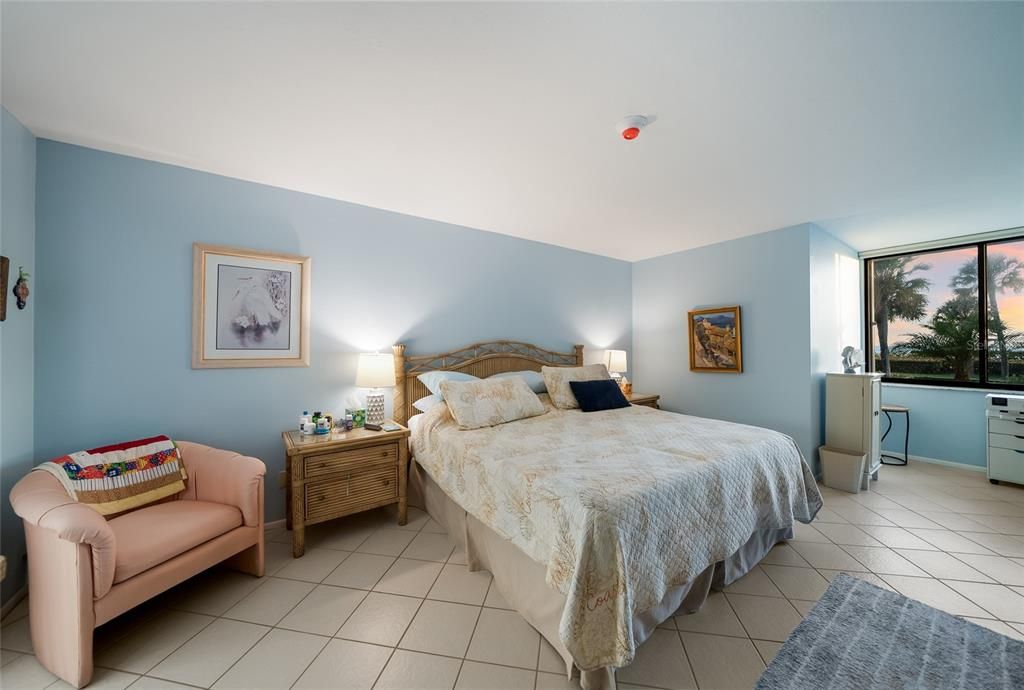 For Sale: $970,000 (2 beds, 2 baths, 1601 Square Feet)