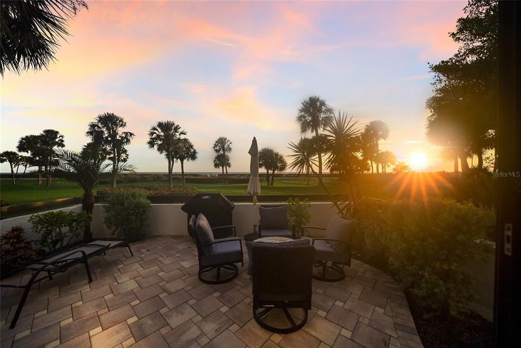 For Sale: $970,000 (2 beds, 2 baths, 1601 Square Feet)
