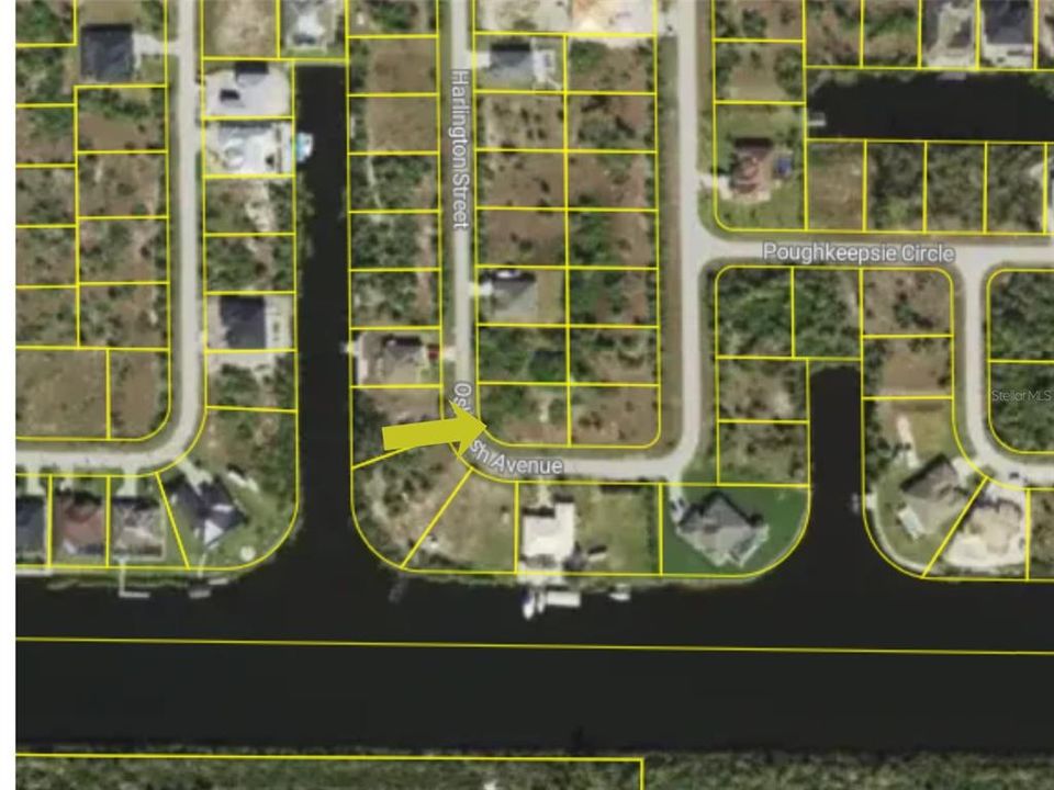 На продажу: $44,400 (0.23 acres)