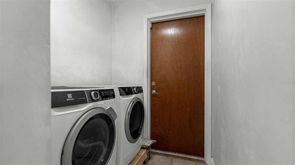 En Venta: $295,000 (3 camas, 2 baños, 1337 Pies cuadrados)