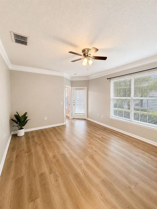 En Venta: $235,900 (2 camas, 2 baños, 1076 Pies cuadrados)