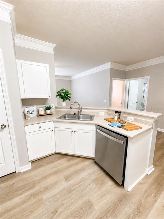 En Venta: $235,900 (2 camas, 2 baños, 1076 Pies cuadrados)