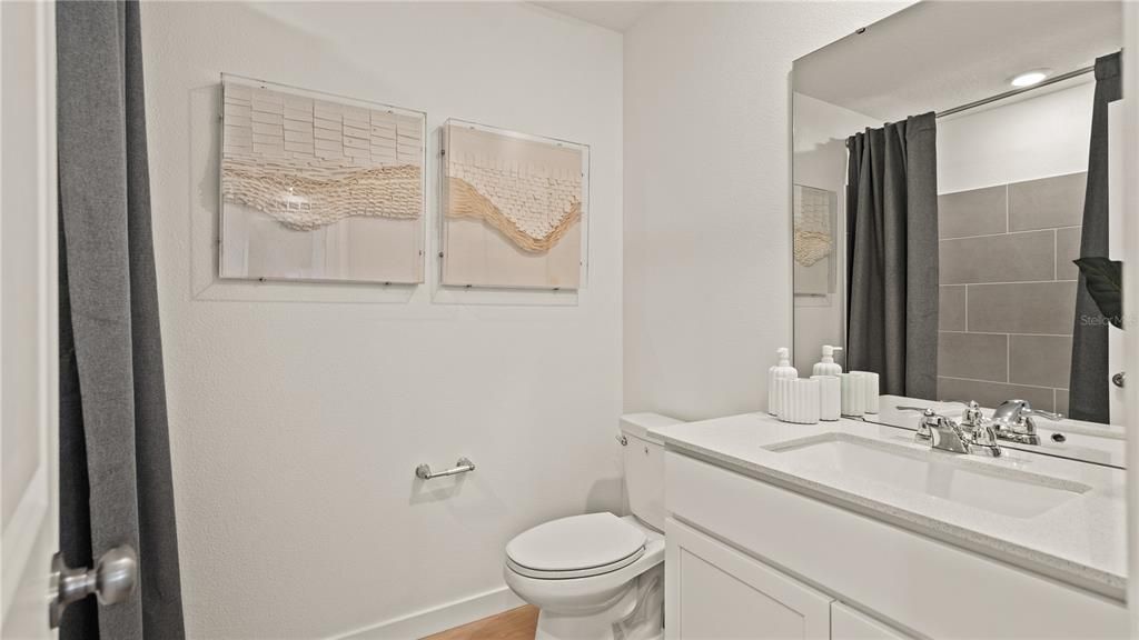 En Venta: $519,990 (5 camas, 3 baños, 2601 Pies cuadrados)
