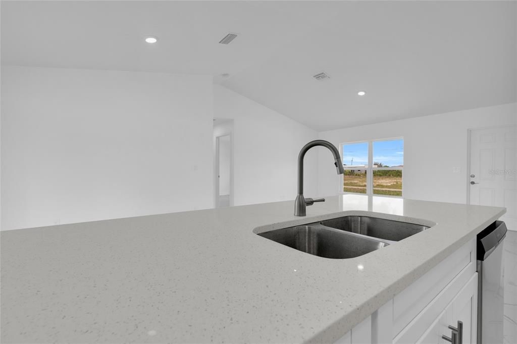 En Venta: $339,900 (3 camas, 2 baños, 1310 Pies cuadrados)