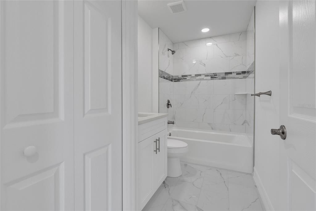 En Venta: $339,900 (3 camas, 2 baños, 1310 Pies cuadrados)