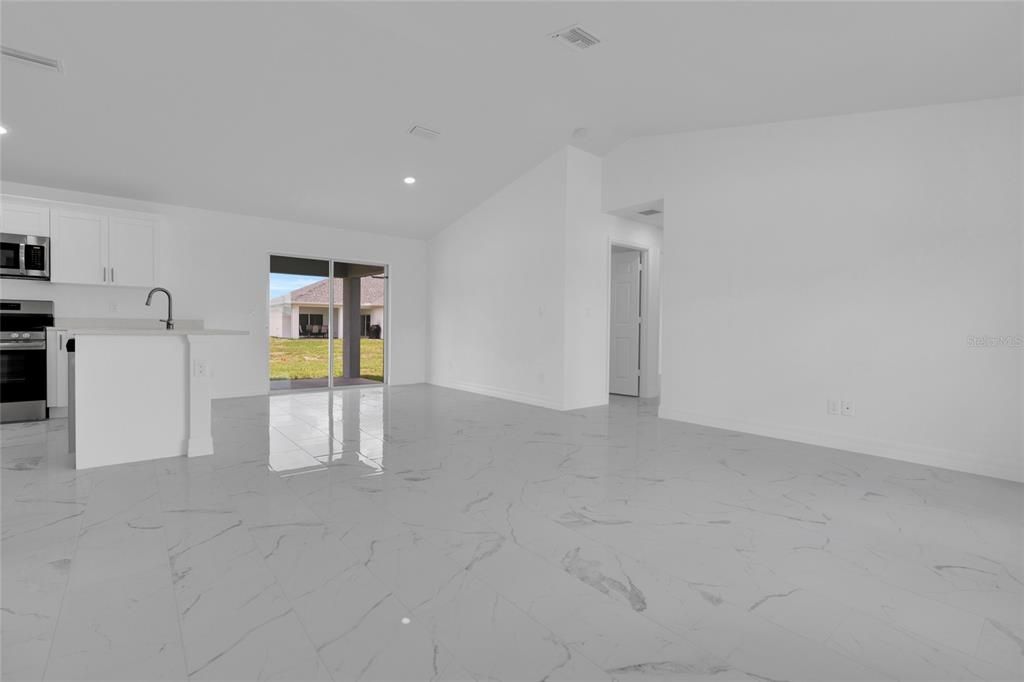 En Venta: $339,900 (3 camas, 2 baños, 1310 Pies cuadrados)