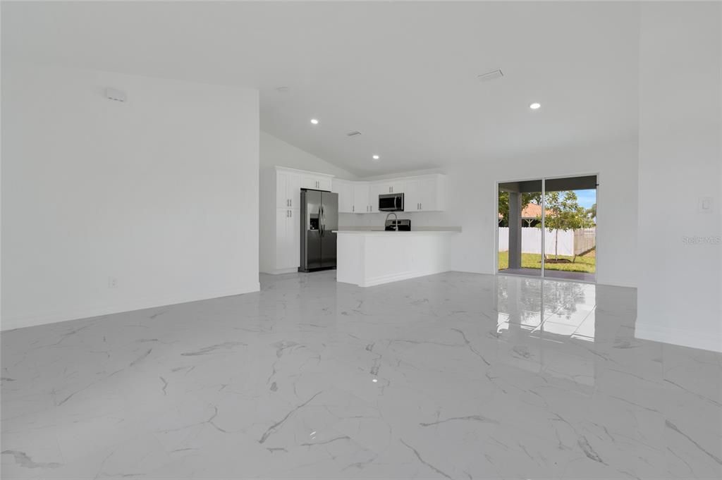 En Venta: $339,900 (3 camas, 2 baños, 1310 Pies cuadrados)