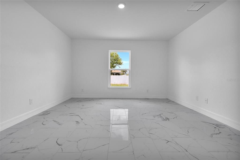 En Venta: $339,900 (3 camas, 2 baños, 1310 Pies cuadrados)