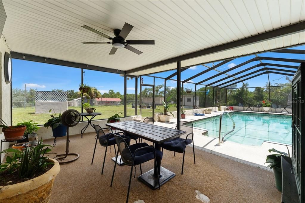 For Sale: $515,000 (5 beds, 3 baths, 1948 Square Feet)