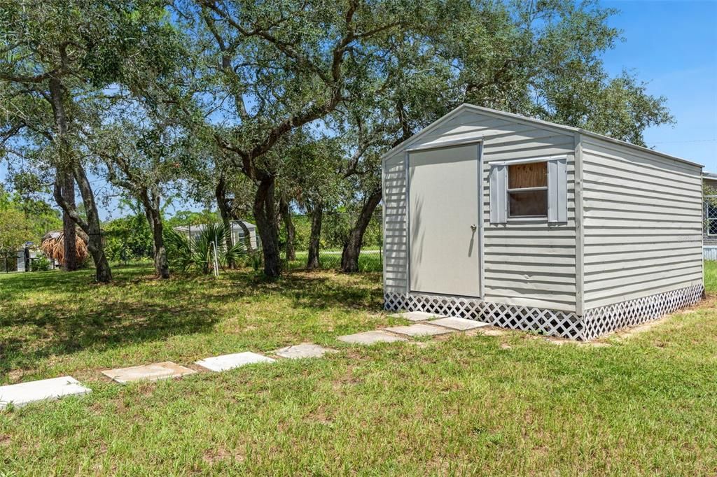 For Sale: $515,000 (5 beds, 3 baths, 1948 Square Feet)