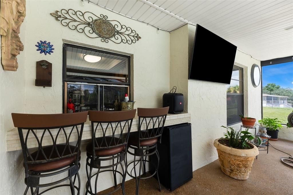 For Sale: $515,000 (5 beds, 3 baths, 1948 Square Feet)
