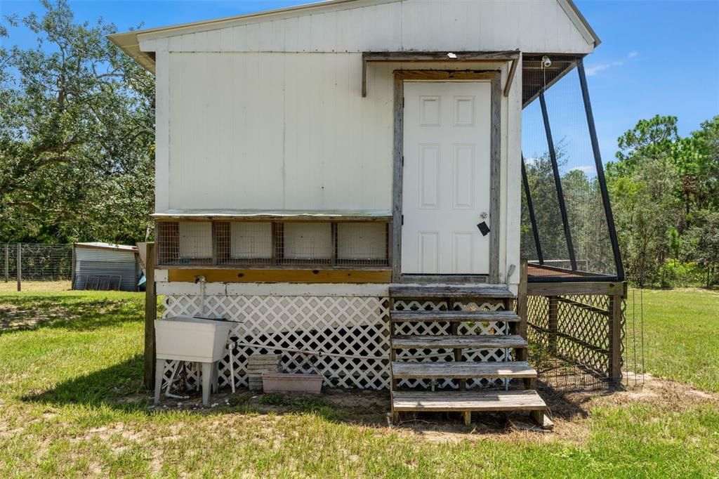 For Sale: $515,000 (5 beds, 3 baths, 1948 Square Feet)