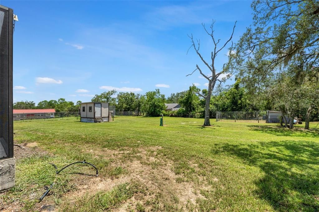 For Sale: $515,000 (5 beds, 3 baths, 1948 Square Feet)
