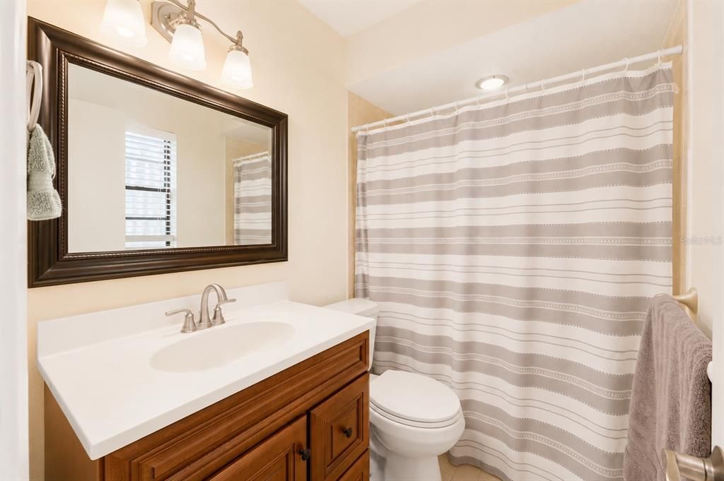 For Sale: $515,000 (5 beds, 3 baths, 1948 Square Feet)
