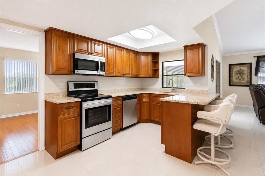 For Sale: $515,000 (5 beds, 3 baths, 1948 Square Feet)