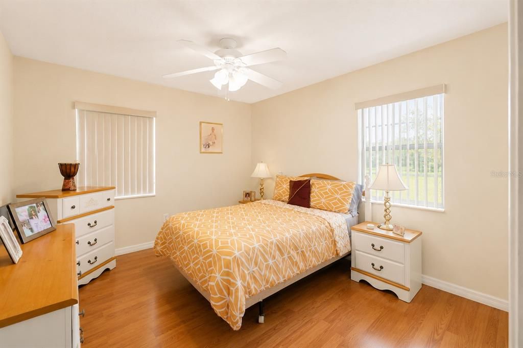 For Sale: $515,000 (5 beds, 3 baths, 1948 Square Feet)