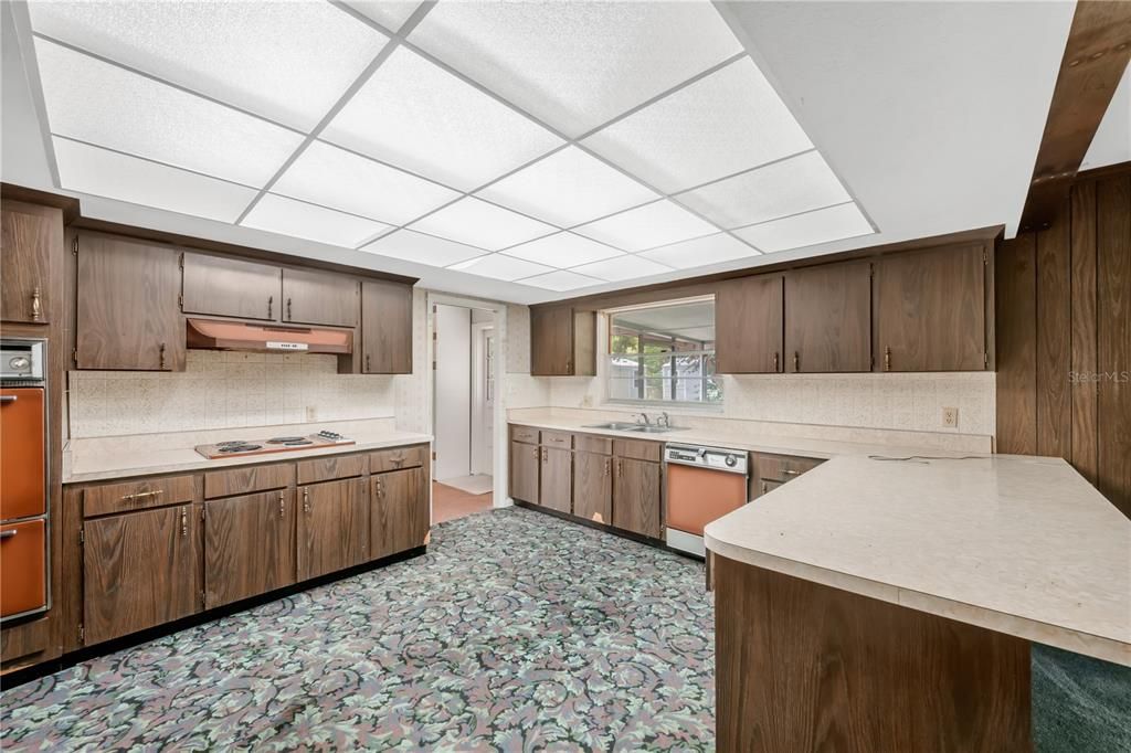 For Sale: $270,000 (3 beds, 2 baths, 1781 Square Feet)
