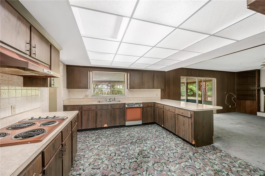 For Sale: $270,000 (3 beds, 2 baths, 1781 Square Feet)