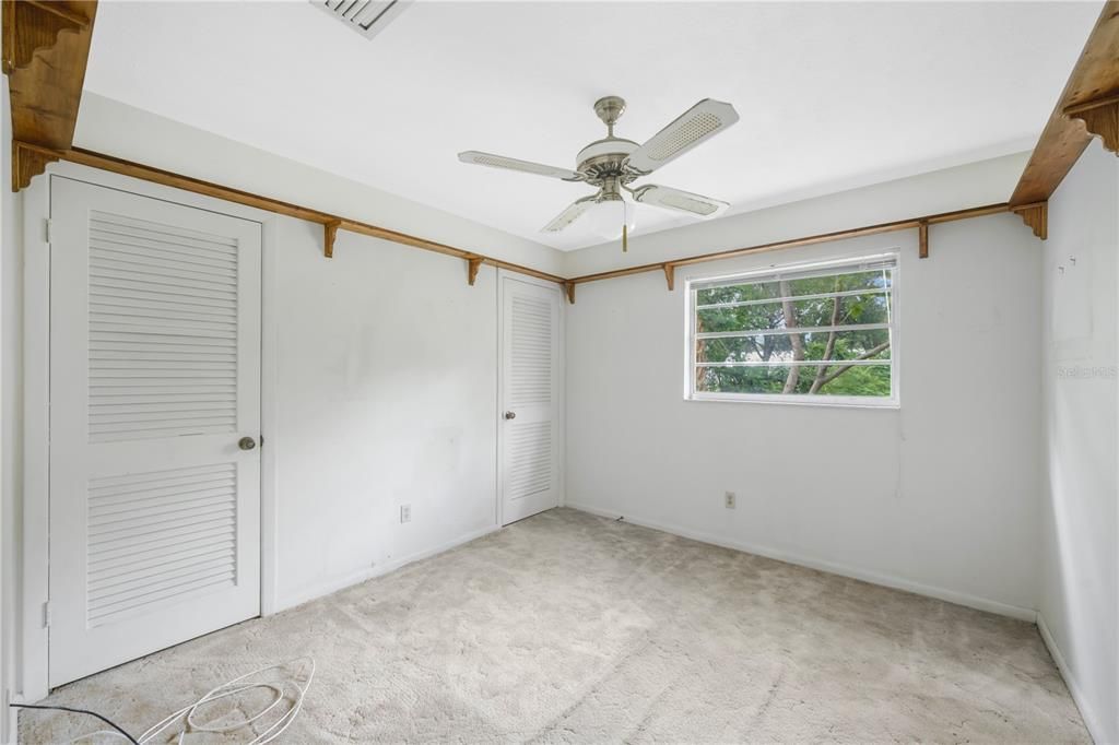 For Sale: $270,000 (3 beds, 2 baths, 1781 Square Feet)