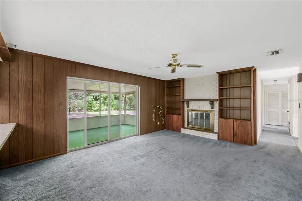 For Sale: $270,000 (3 beds, 2 baths, 1781 Square Feet)