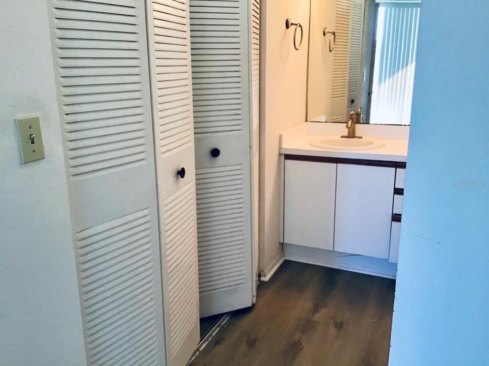 В аренду: $1,700 (2 спален, 2 ванн, 960 Квадратных фут)